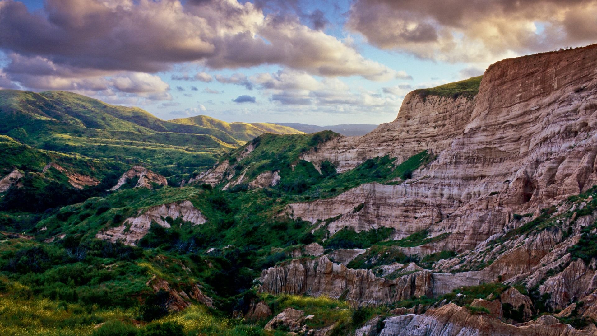 8. Limestone Canyon Regional Park. Places to Take Pictures in Orange County