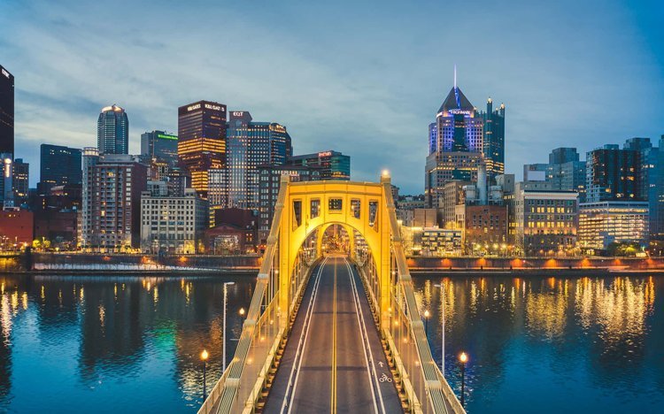 Pittsburgh: 
Discover top-notch headshot photography studios in the Pittsburgh